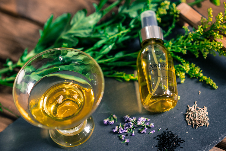 5 Incredible Benefits of Argan Oil